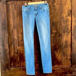 Delia’s jeans size 7